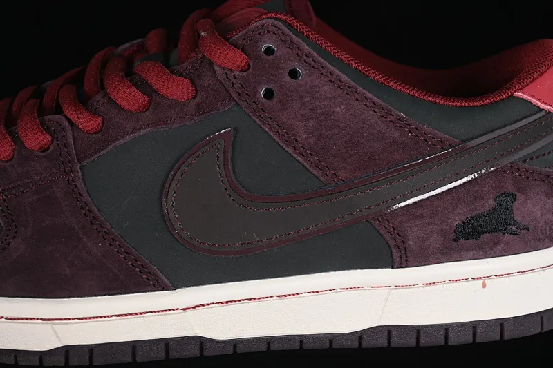 All categories Nk SB Dunk Series Nk SB Dunk Low low-top sneakers K version Riot Skateshop x Nk SB Dunk Low joint model Bordeaux red low-top casual sneakers FZ1289-200